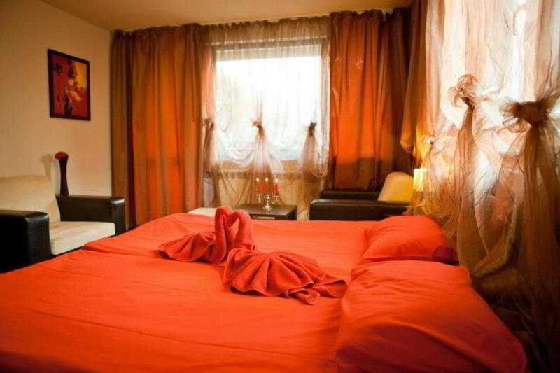 Alexander Hotel Banya  Ngoại thất bức ảnh
